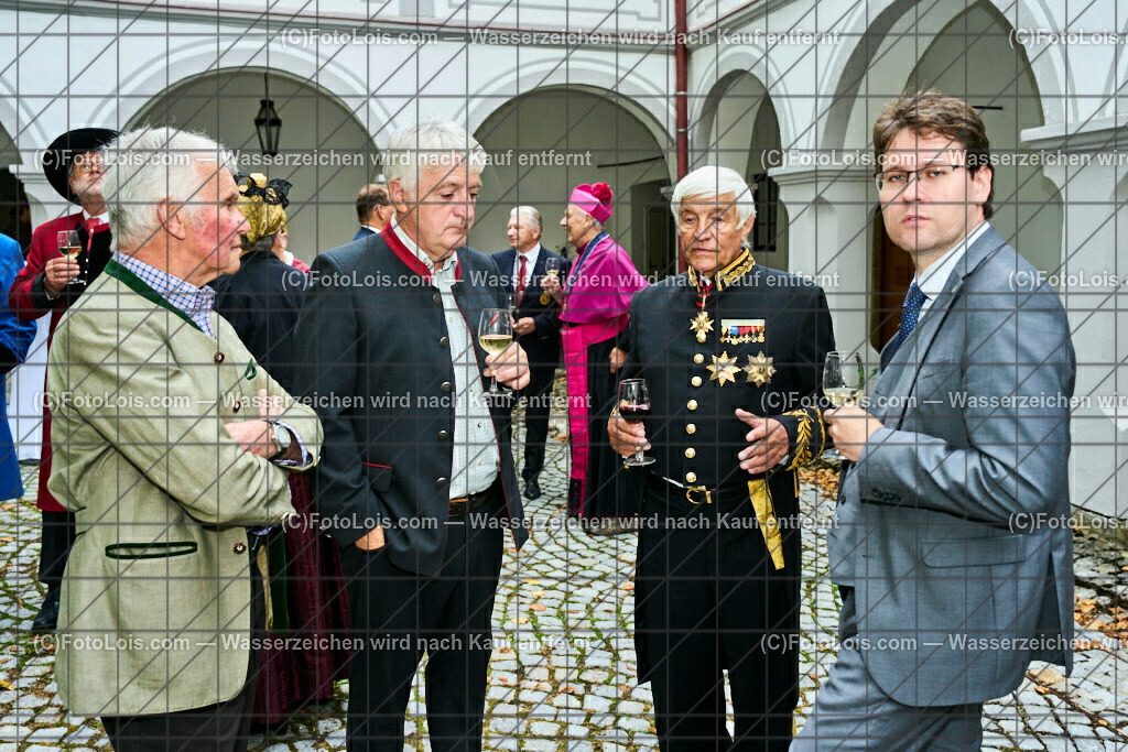ALP3301_Jeanne de Ferrette_Schagerl-Bruckner-Hildebrand-Hoefer | (C)FotoLois.com, Alois Spandl, 700stes Hochzeitsjubiläum - Albrecht II. mit Johanna von Pfirt in Thann (FR) im März 2024. Empfang des Organistionskommitees aus der Region Ferrette (Pfirt)/Thann aus dem Elsass mit Empfang durch die Stadtgemeinde und Bezirkshauptmannschaft Scheibbs im Schloss Scheibbs und anschließender Kranzniederlegung in der Kartausenkirche über der Krypta des Gründerehepaares durch Mitglieder des Templer Ordens im Beisein von Mitgliedern der Goldhaubengruppen, Fr 22. September 2023.