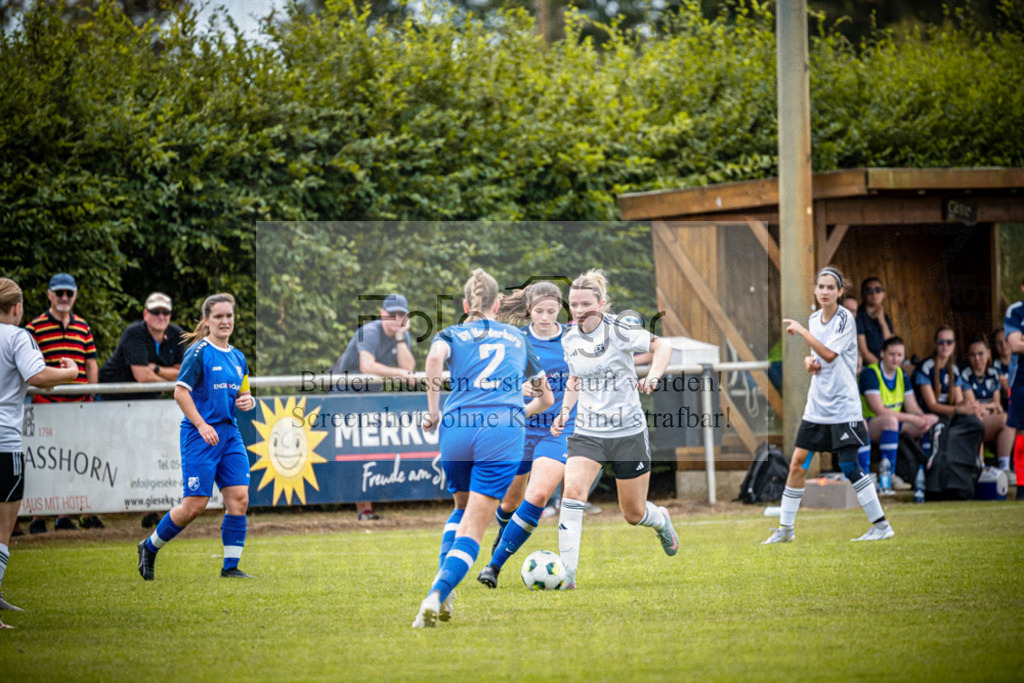 SG Bohmte/Ostercappeln/Schwagstorf - SV Harderberg - Frauen Bezirkpokal | Frauen Bezirkpokal · 1. Damen - 1. Damen · Sportplatz - Realisiert mit Pictrs.com