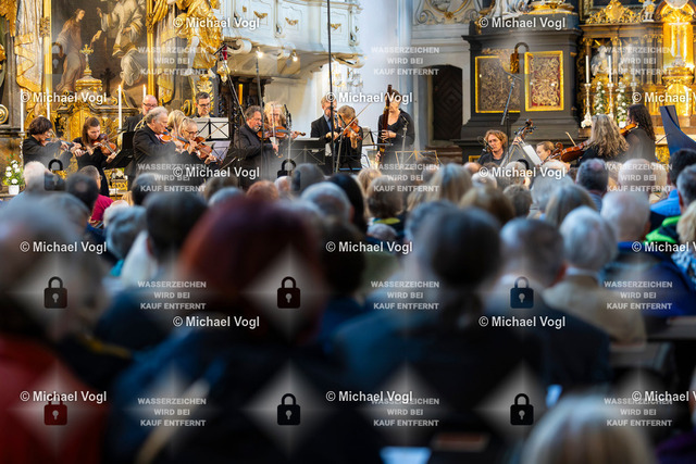 TAM25_K.05__Michael-Vogl_022_5658 | Tage Alter Musik Regensburg K.05 Basilika St. Emmeram Xenia Löffler, Alfredo Bernardini, Michael Bosch, Oboe Batzdorfer Hofkapelle (Deutschland) Musik aus der Fürst Thurn und Taxis Hofbibliothek Regensburg Daniel Deuter Konzertmeister Foto: Michael Vogl