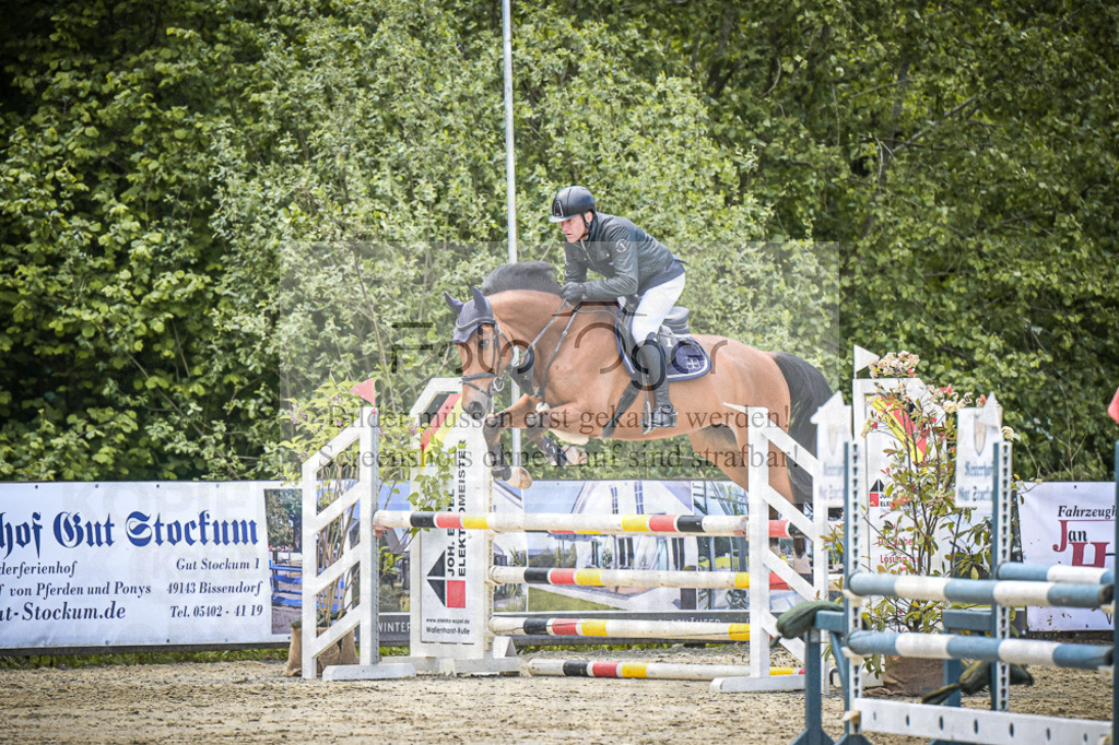 DOS_3908 | Entdecke hochwertige Reitturnierfotos von Foto Oger. Professionell, emotional und authentisch – jetzt Lieblingsmomente im Shop bestellen.Deutschlandweite Turnierfotografie. - Realisiert mit Pictrs.com