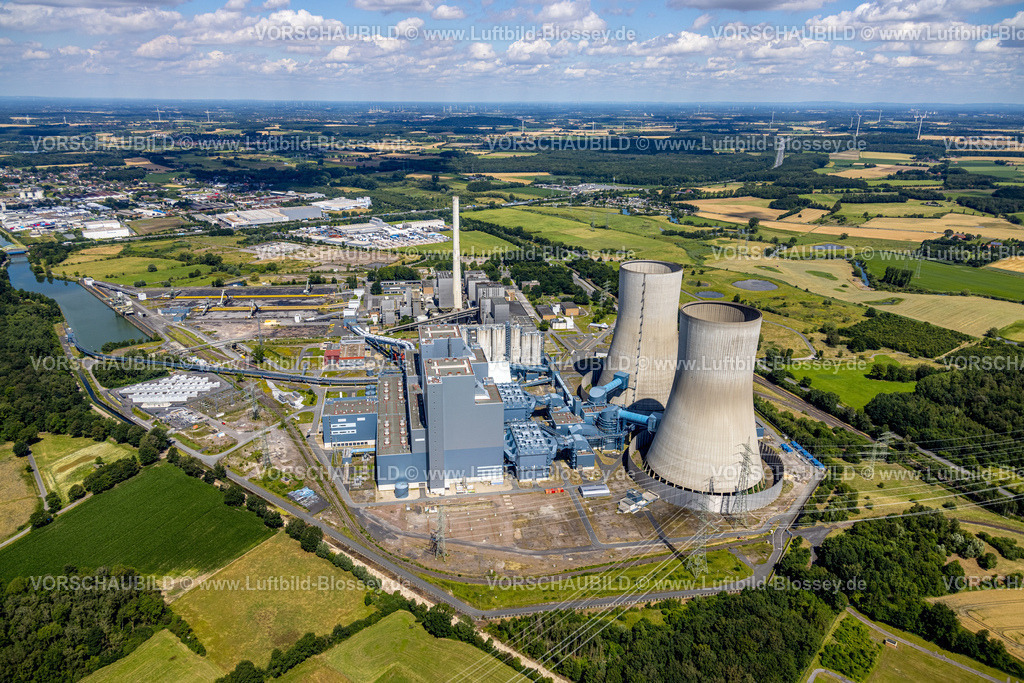 Hamm240707037 | RWE Kraftwerk Westfalen, Kühltürme, Fernsicht und blauer Himmel mit Wolken, Blick zur Siegenbeckstraße, Lippetal und Campingplatz Uentrop, Uentrop, Hamm, Ruhrgebiet, Nordrhein-Westfalen, Deutschland