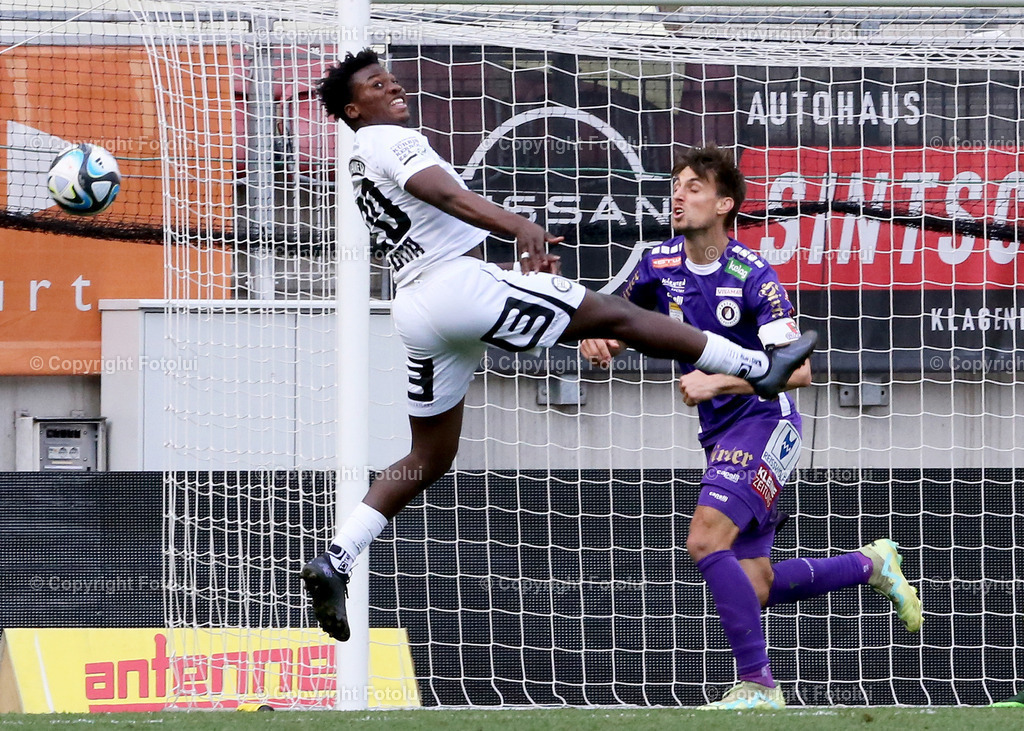 A_LUI_17032024_03 | SPORT,FUSSBALL, ADMIRAL BUNDESLIGA AUSTRIA KLAGENFURT-SK STURM GRAZ  17.03.2024 IM BILD: THORSTEN MAHRER N(KLAGENFURT) UND TIJAN JATTA (STURM GRAZ) FOTO:FOTOLUI/MW