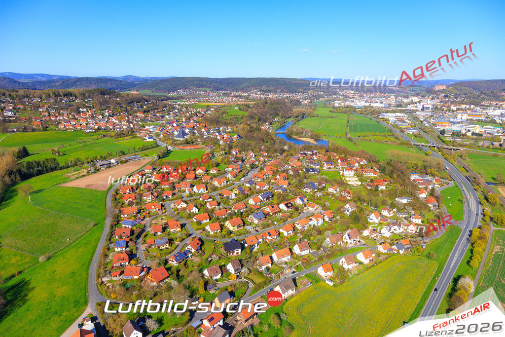 Die Luftaufnahme der Stadt Kulmbach wurde vom UL-Flugzeug heraus erstellt ( keine Drohne )- hohe Auflösung für beste Qualität