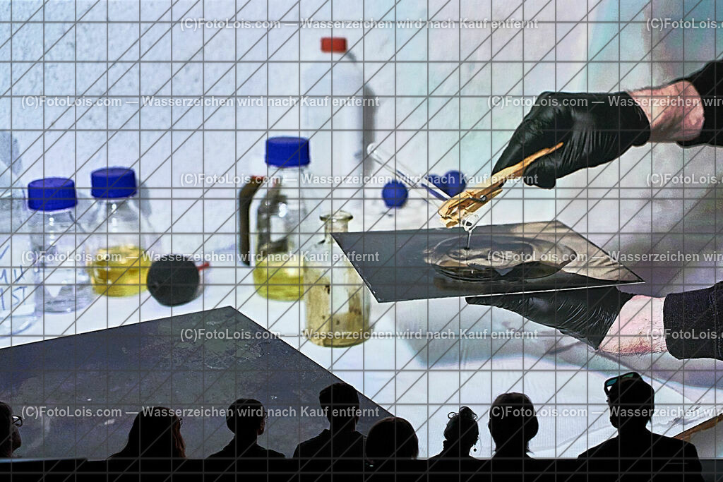 ALP8626_Linz_ARS-Elektr_MH_Nassplattenfotografie_Sandarak | (C)FotoLois.com, Alois Spandl, Linz an der Donau - ARS Elektronica Center, Multimediashow über Nassplattenfotografie von Markus Hofstätter, Fr 13. Oktober 2023.