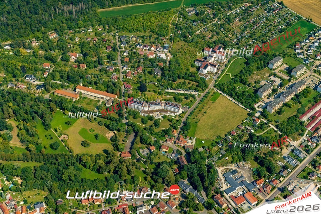 Stadt Bad Berka von Oben- Die Luftaufnahme wurde 2025 vom UL-Flugzeug heraus erstellt ( keine Drohnenaufnahme ) - Hochauflösende Luftaufnahme - für Wandbilder und großformatige Ausdrucke geeignet. Das besondere Geschenk!Hier alle&nbsp;Infos zur Lizenzierung der LuftaufnahmeWir fliegen auch dieses Jahr wieder in Ihre Region um Luftbilder zu erstellen.- Luftbild anfragen