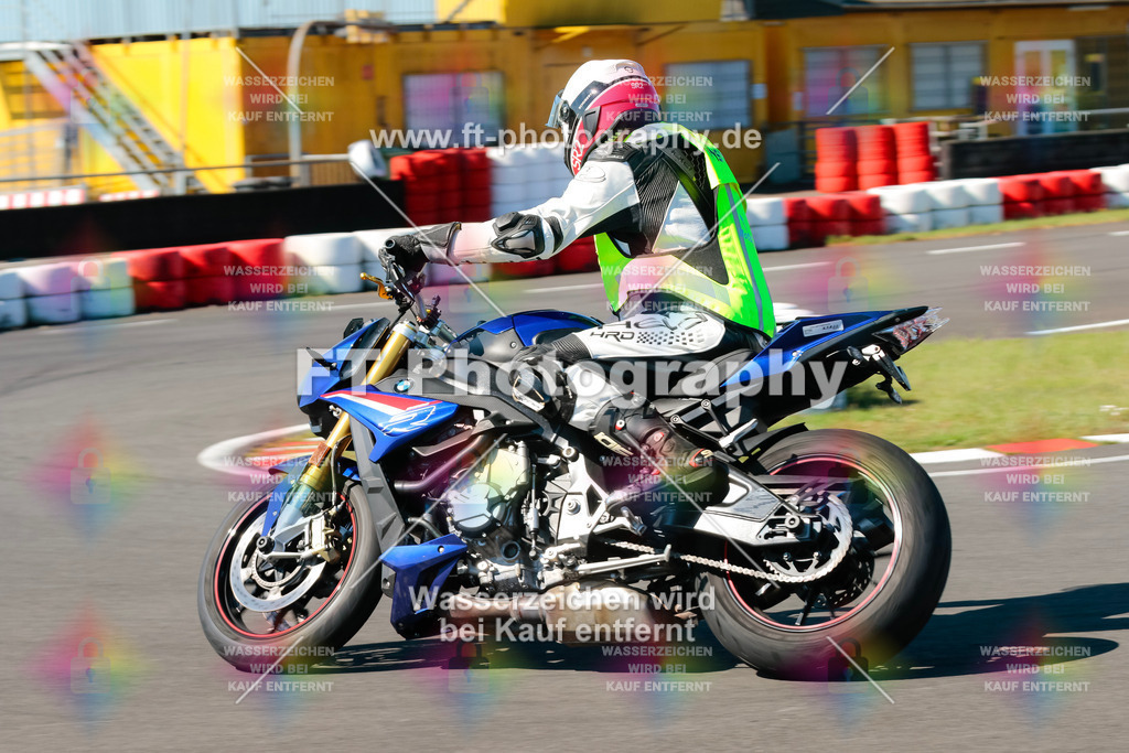 Moto-TeamOBK-21685 | Hier findet Ihr Bilder von Touristenfahrten auf der Nürburgring Nordschleife oder von anderen Veranstaltungen die ich besucht habe. Viel Spass beim Durch Schauen 