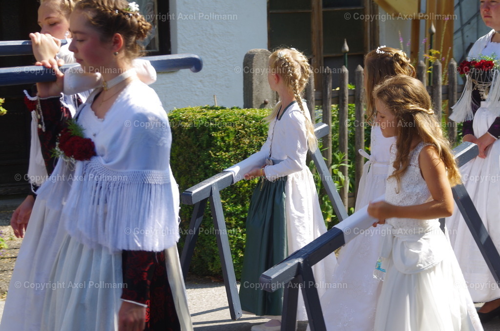 IMGP4212 | fotografiert von Axel PollmannLeonhardi Wallfahrt Benediktbeuern und Murnau, Fronleichnam, Fasching, Landschaft im Loisachtal und Benediktbeuern  - Realisiert mit Pictrs.com