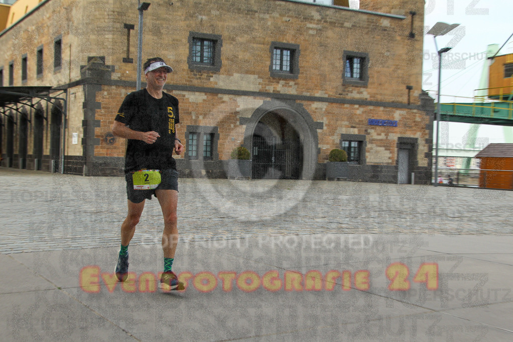 250920_1519_EV4_8449 | Sportfotografie im Rhein-Sieg Kreis, Köln, Bonn, NRW, Rheinland Pfalz, Hessen, etc. Unser Tätigkeitsfeld umfasst den Laufsport vom Volkslauf über den Marathon, Duathlon, Triathon bis zum Ultralauf wie Kölnpfad Ultra oder Schindertrail.