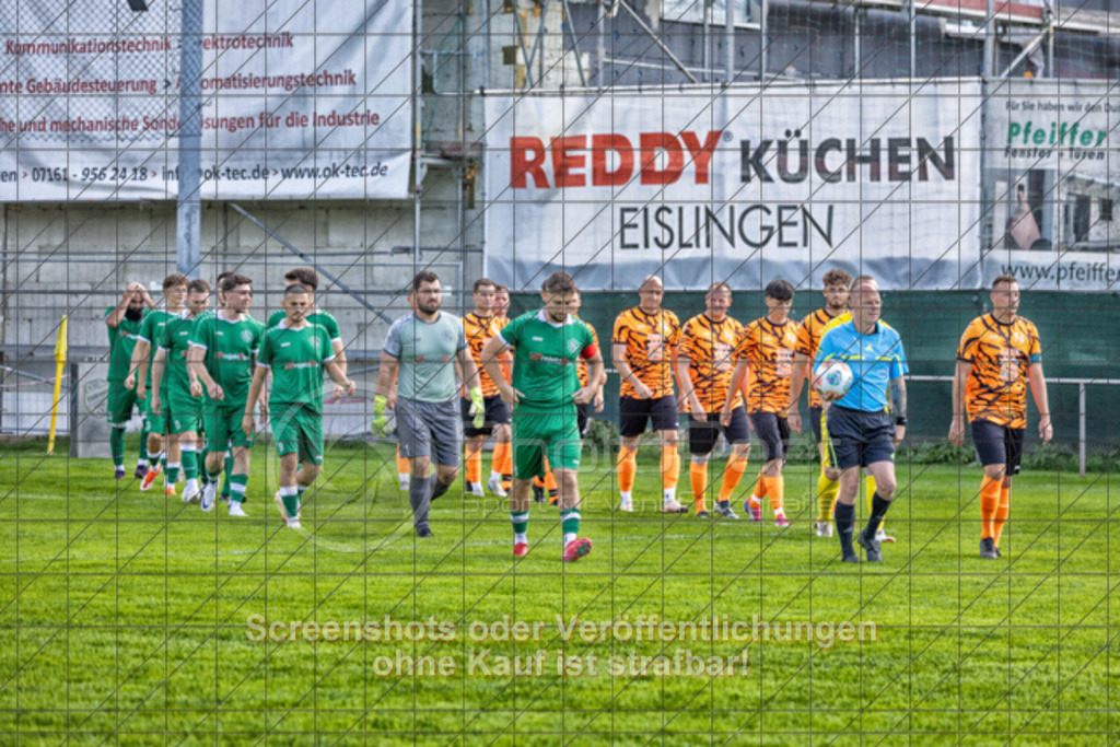 20250824_145930_0059-Bearbeitet | #,KSG Eislingen (grün) vs. SGM Jebenhausen-Bezgenriet (orange), Fussball, Kreisliga A3 - Bezirk Neckar/Fils, 01. Spieltag, Saison 2025/2026, Rasensportplatz, Albstraße 69, 73054 Eislingen, 24.08.2025 - 15:00 Uhr,Foto: PhotoPeet-Sportfotografie/Peter Harich