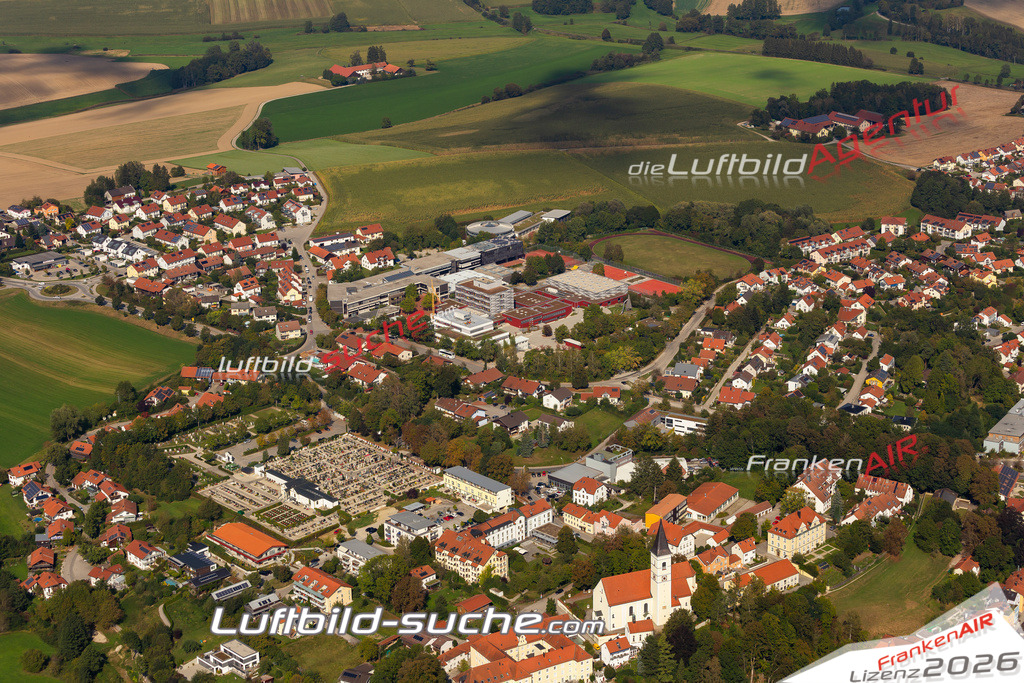 Aktuelles Luftbild von  Dorfen - Die Luftaufnahme wurde 2020 mittels UL-Flugzeug erstellt ( keine Drohne ) - hochauflösende Kamera-Systeme von  Canon -Beste Qualität - Für grossformatige Ausdrucke geeignet. Die Geschenkidee !