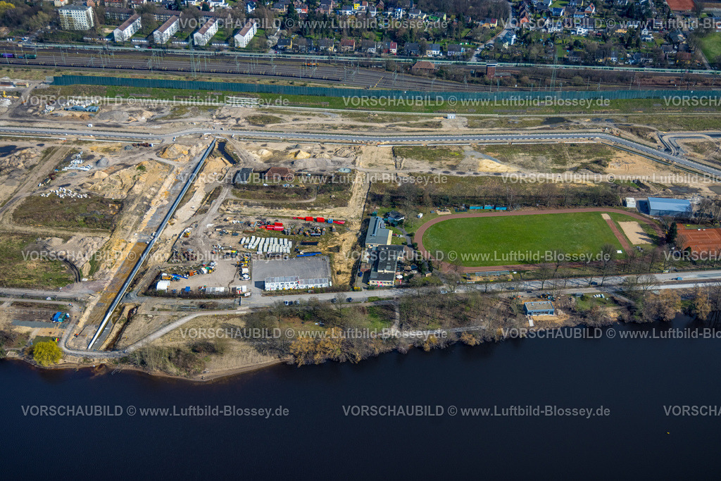 Duisburg240302853 | Luftbild, Baustelle für geplantes Duisburger Wohnquartier am ehemaligen Rangierbahnhof Wedau, an der Sechs-Seen-Platte, Sportplatz, Wedau, Duisburg, Ruhrgebiet, Nordrhein-Westfalen, Deutschland, Duisburg-S