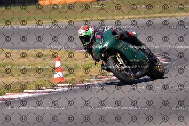 26bt04-2238 | markuskiefer.com - Realisiert mit Pictrs.com