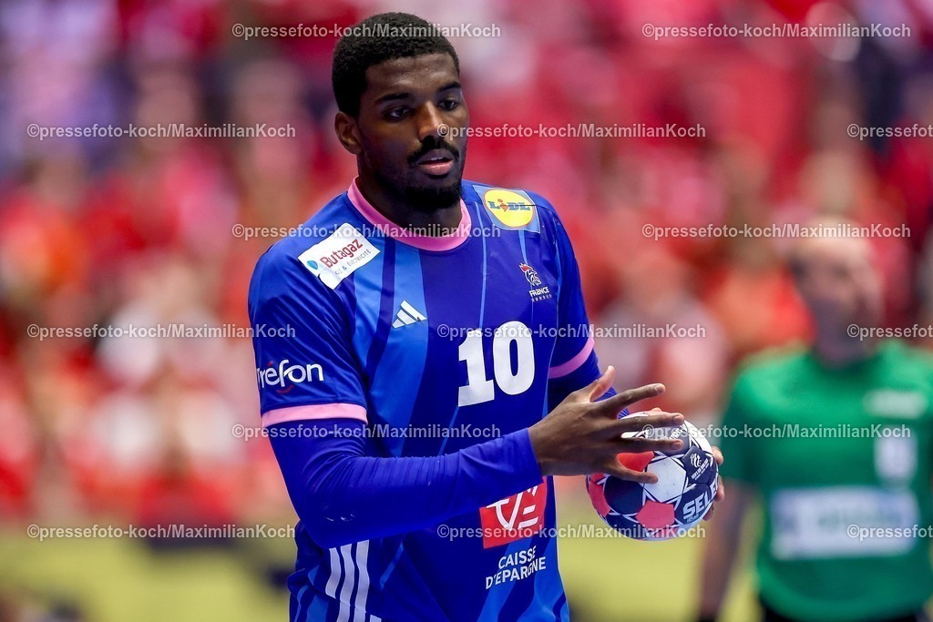 EHF24012601057 | 24.01.2026, Handball, Men's EHF EURO 2026, Frankreich - Portugal, Jyske Bank Boxen in Herning, Dänemark, Main Round:  Dika Mem (France #10)