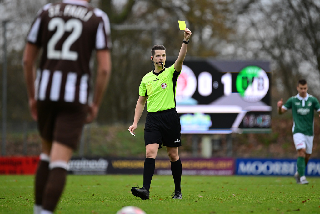 Fußball I Herren I Saison 2025-2026 I Regionalliga Nord I 21. Spieltag I FC St. Pauli II - VfB Lübeck | Symbol, Symbolfoto, Symbolbild, Sinnbild, Bildsymbol, Darstellung, Signum, Beispielbild, Musterbild, Referenzbild, Beispielfoto, Stockfoto, Archivaufnahme, Demonstrationsfoto, Vergleichsbild: Stadion, Edmund-Plambeck-Stadion, Ochsenzoller Str. 58 22848 Norderstedt, Edmund Plambeck Stadion - Realisiert mit Pictrs.com