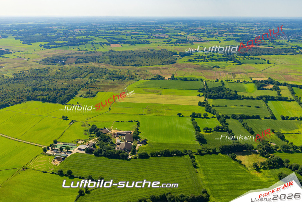 Luftbild der Stadt Dörpling - Das Luftbild wurde 2025 vom UL-Flugzeug heraus erstellt ( keine Drohnenaufnahme ) - Hochauflösende Luftaufnahme - für Wandbilder und großformatige Ausdrucke geeignet. Das besondere Geschenk!Hier alle&nbsp;Infos zur Lizenzierung der LuftaufnahmeWir fliegen auch dieses Jahr wieder in Ihre Region um Luftbilder zu erstellen.- Luftbild anfragen
