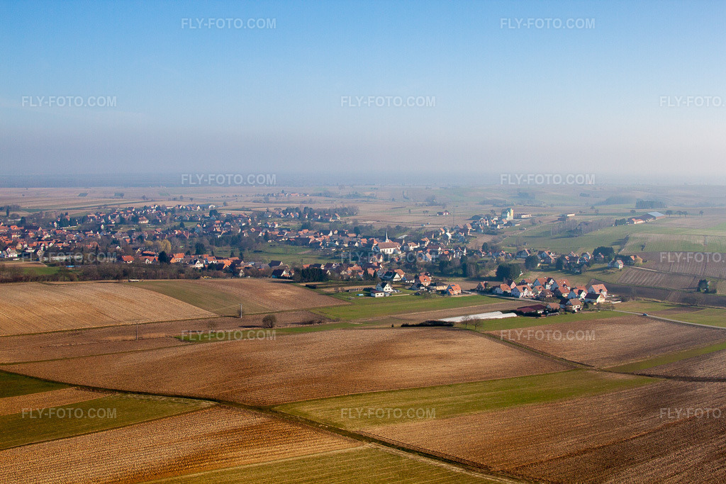 Aerial view: View of the town in Seebach in the state Bas-Rhin, France.Photo: IMG_62697.jpg taken on 03/09/2014 by Werner Riehm/FLY-FOTO.comResolution of the original: 4752 x 3168 px