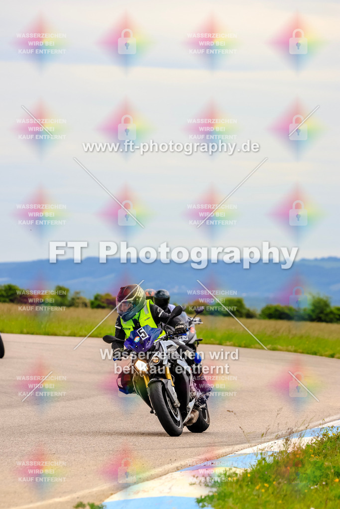 MotoTeam-2927 | Hier findet Ihr Bilder von Touristenfahrten auf der Nürburgring Nordschleife oder von anderen Veranstaltungen die ich besucht habe. Viel Spass beim Durch Schauen 