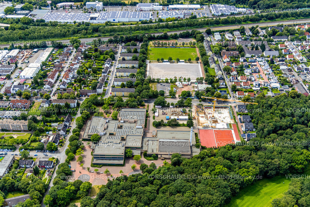 Duisburg240703504-Sued | Luftbild, Duisburg-Süd, Baustelle für das neue Südbad an der Gesamtschule Duisburg-Süd, Sportanlage, Großenbaum, Duisburg, Ruhrgebiet, Nordrhein-Westfalen, Deutschland