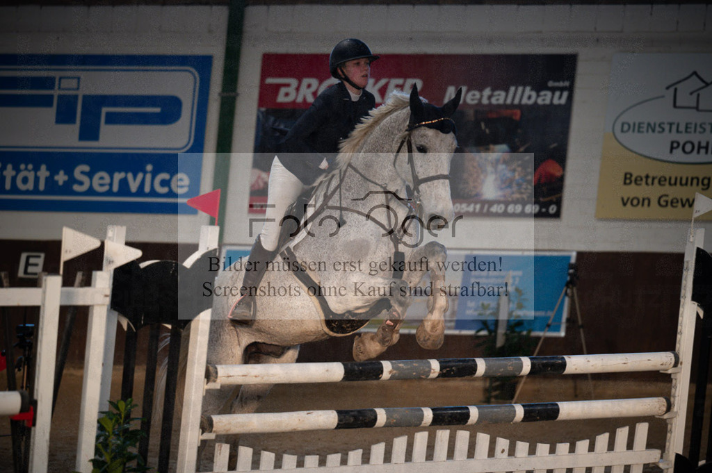 Hallenreittunier Voxtrup 2023 | Entdecke hochwertige Reitturnierfotos von Foto Oger. Professionell, emotional und authentisch – jetzt Lieblingsmomente im Shop bestellen.Deutschlandweite Turnierfotografie. - Realisiert mit Pictrs.com