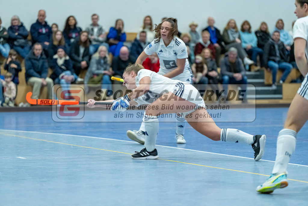 HK_20240113_107953 | 1. Bundesliga Damen Düsseldorfer HC - Club Raffelberg am 13.1.2024 DHC Halle, Düsseldorf , Mabel Brands ( Düsseldorfer HC #7 )