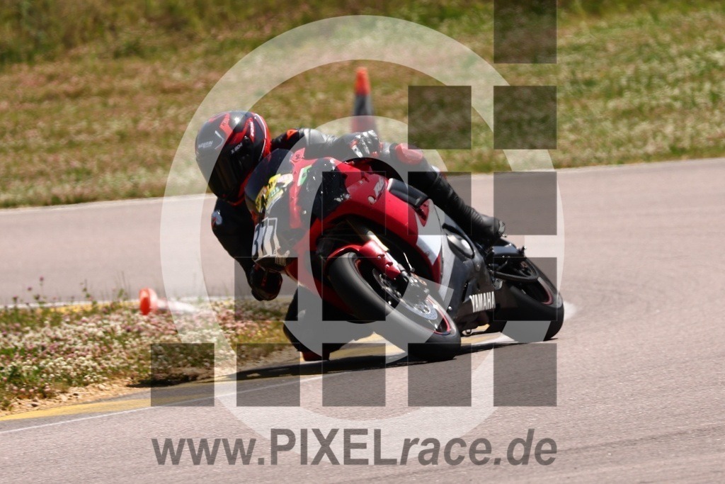 0377-20250622_01931 | Schöne Erinnerungen an spannende Momente - das festzuhalten ist unser Job. PIXELrace.de ist seit 2003 auf den Rennstrecken Europas unterwegs um die Action draußen beim Fahren und die wunderbare Stimmung imm Fahrerlager für euch einzufangen.