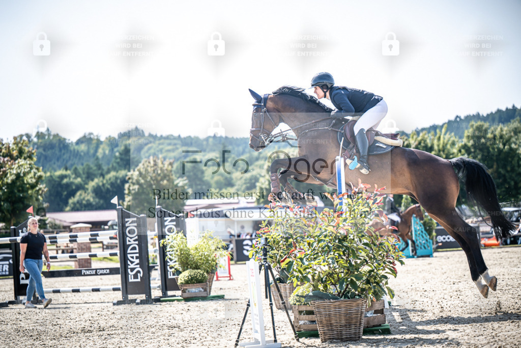 DOS_7522 | Entdecke hochwertige Reitturnierfotos von Foto Oger. Professionell, emotional und authentisch – jetzt Lieblingsmomente im Shop bestellen. - Realisiert mit Pictrs.com