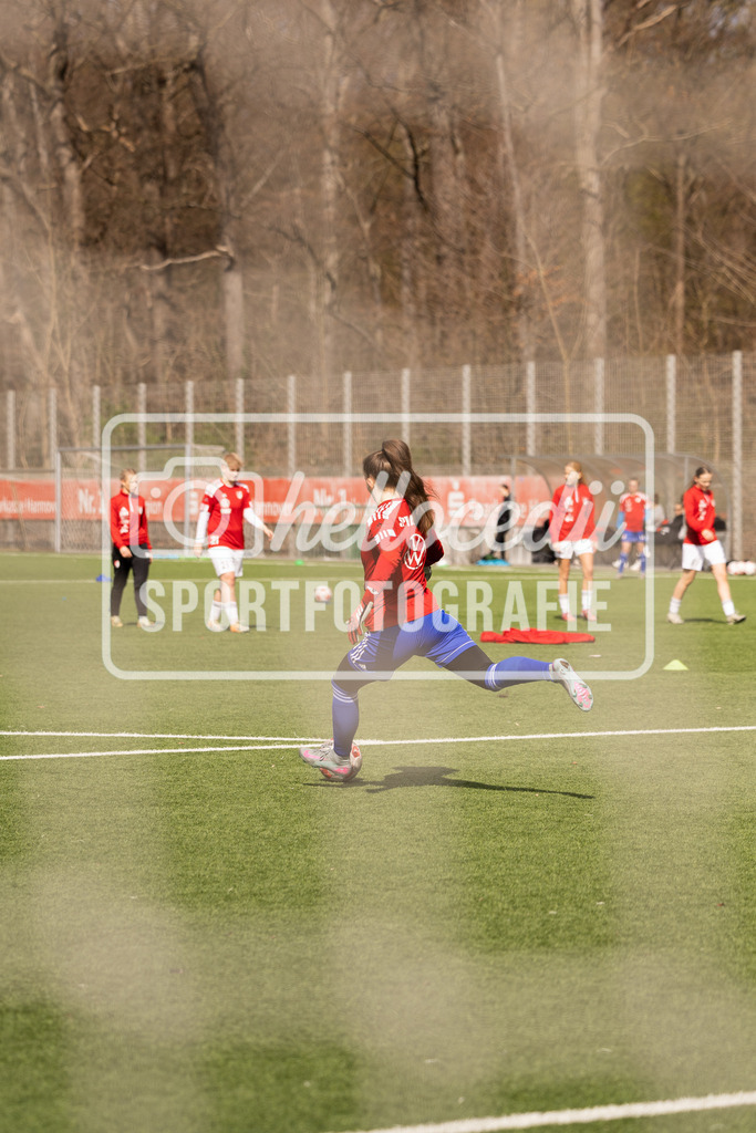 Fußball I Frauen I Saison 2025-2026 I Regionalliga Nord I 16. Spieltag I Hannover 96 - SpVg Aurich-7 | realhellocedii - Realisiert mit Pictrs.com