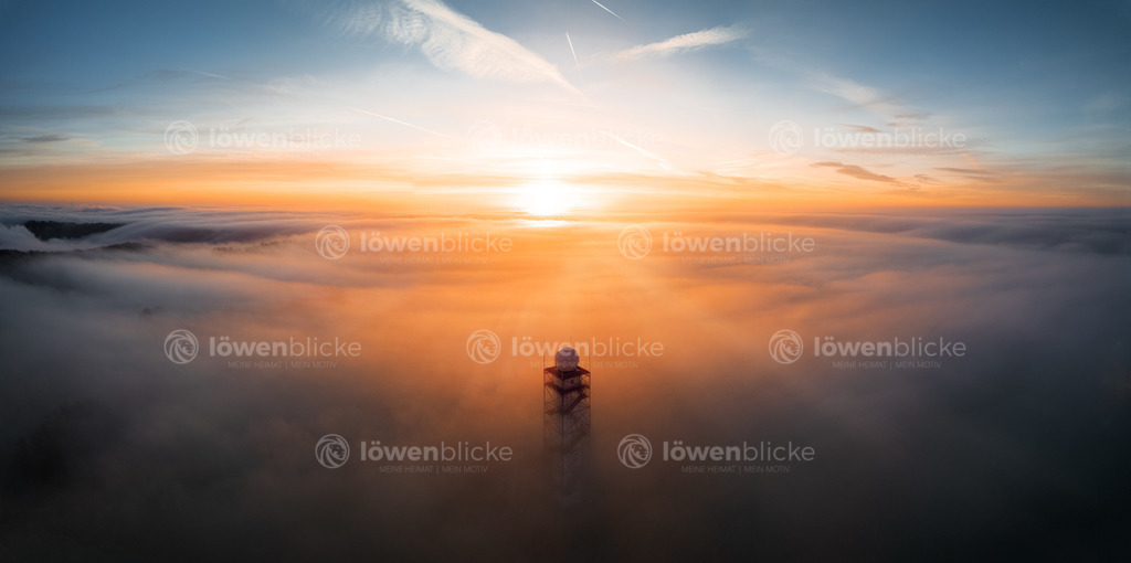 Wetterwarte bei Türkheim und Aufhausen im Nebel | löwenblicke | shop