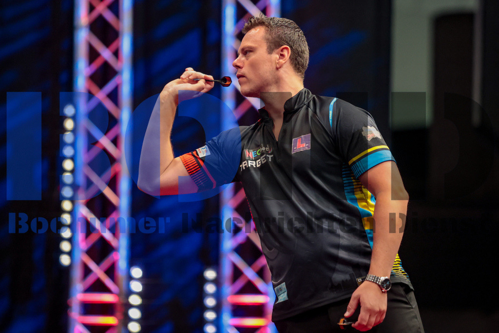 PDC European Darts Open 2024 | {headline}(Foto: Sebastian Sendlak / BOND) - Realisiert mit Pictrs.com