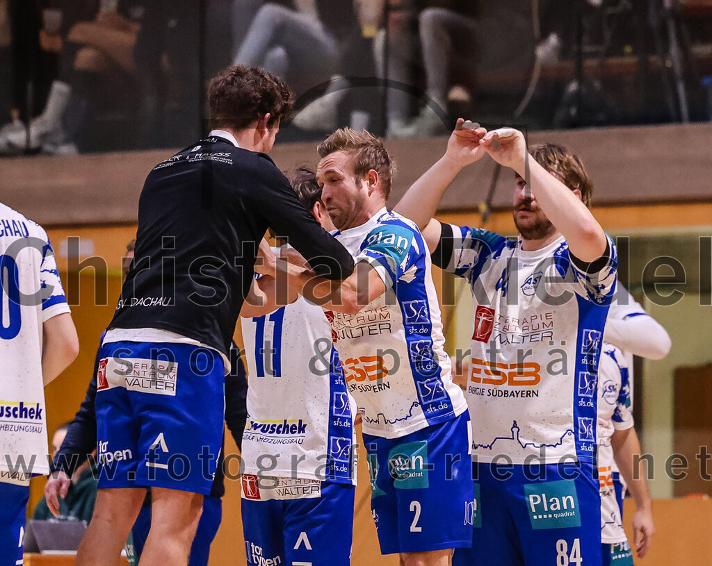 2024-11-24_010_SpVgg_Altenerding_gegen_ASV_Dachau | Erding, Deutschland, 24.11.2024:Handball, Bezirksoberliga Männer 2024 / 2025, 8. Spieltag, SpVgg Altenerding gegen ASV Dachau, Endergebnis: 30:23Matthias Hauß (ASV Dachau, #22), Maximilian Hauß (ASV Dachau, #2), Johannes Hutterer (ASV Dachau, #84)Foto: Christian Riedel / fotografie-riedel.net