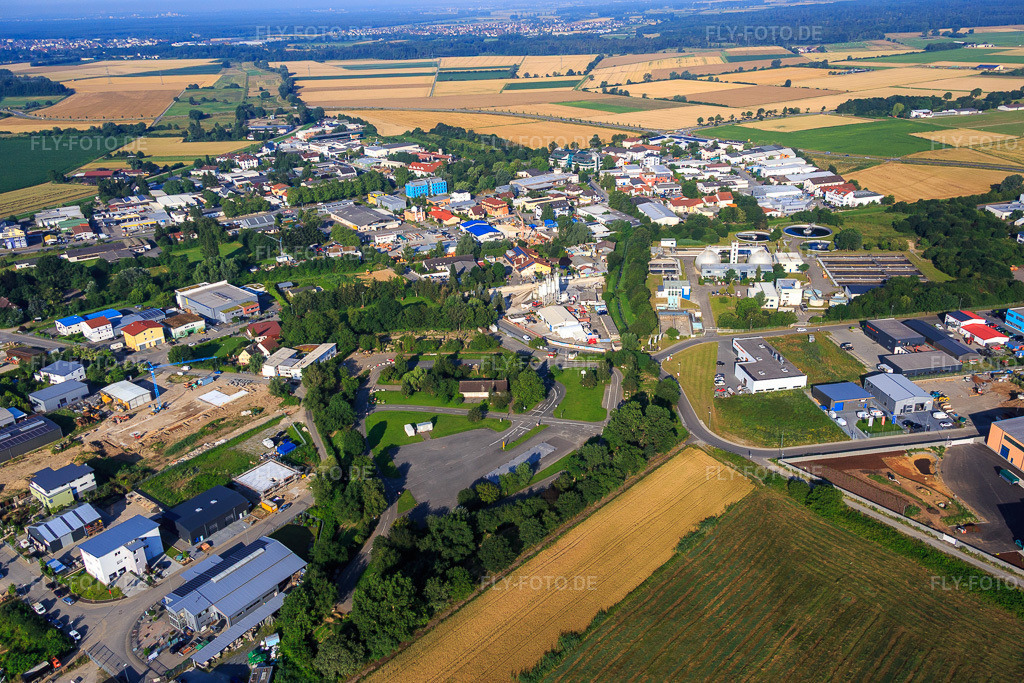 Luftbild: Gewerbegebiet Weidenring mit Verkehrsübungs Anl. Bensheim des Automobil-Club Bensheim e.V. im ADAC in Bensheim im Bundesland Hessen in Deutschland. Foto: IMG_091464.jpg vom 07.07.2016 durch Werner Riehm/FLY-FOTO.deWWW.AC-BENSHEIM.DE