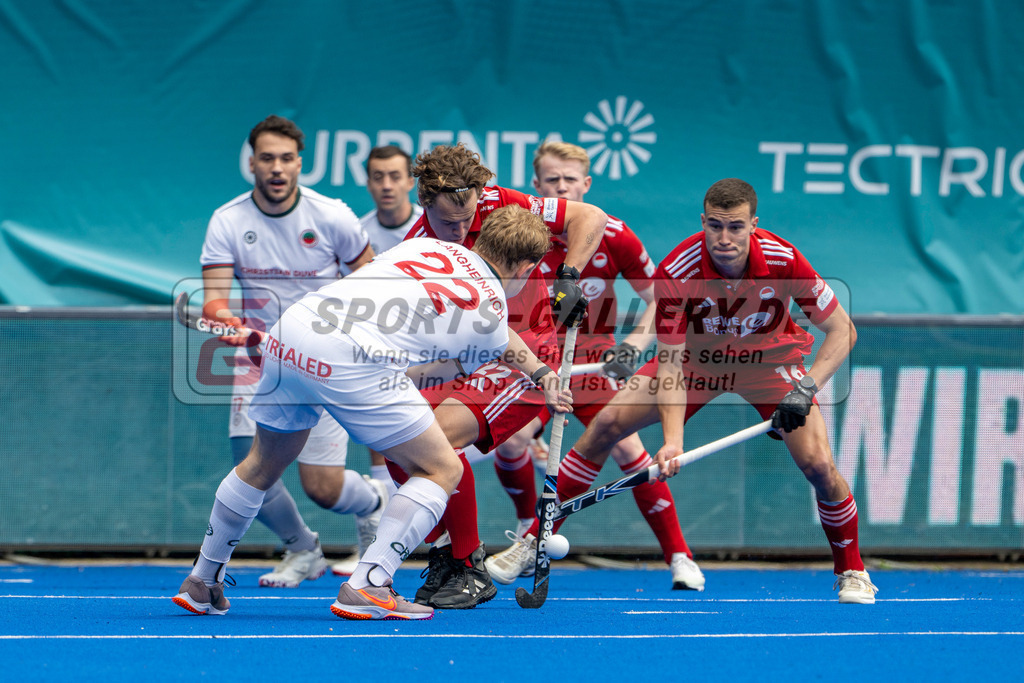 Final4_20250601-1435-Z09_4482 | Krefeld, Deutschland, 01.06.2025:  Feldhockey Final4 2025 – „Deutsche Feldhockey-Meisterschaften 2025“ Crefelder HTC - Rot-Weiss Köln (Finale Herren) im Gerd-Wellen-Hockeyanlage am 01.06.2025 in Krefeld, Deutschland. (Foto von Kramhöller/Fehrmann/Kaste)Krefeld, Germany, 01.06.2025: Feldhockey Final4 2025 – „Deutsche Feldhockey-Meisterschaften 2025“ Harvestehuder HTC - Düsseldorfer HC (Finale Damen) in Gerd-Wellen-Hockeyanlage at 01.06.2025 in Krefeld, Deutschland. (Foto from Kramhöller/Fehrmann/Kaste)