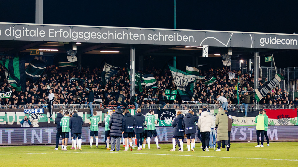 2. Bundesliga, Saison 2025/26, 15. Spieltag: SC Preußen Münster - Hannover 96 | Münster, 05.12.2025: 2. Bundesliga, 15. Spieltag, SC Preußen Münster gegen Hannover 96 im LVM-Preußenstadion in Münster. Foto: sportfotografie.ms | Markus Paletta - Realisiert mit Pictrs.com