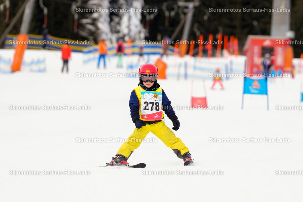 SRF_02.01.2026_0403 | Skirennfotos,Serfaus,Fiss,Ladis,Kinderskirennen,Winter,Tirol,Oberland,skirace,SFL,feelfree,weil wir's genießen,ski,Ski,skifahren,Sonnenplateau, - Realisiert mit Pictrs.com