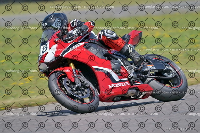 26BT02-2156 | markuskiefer.com - Realisiert mit Pictrs.com