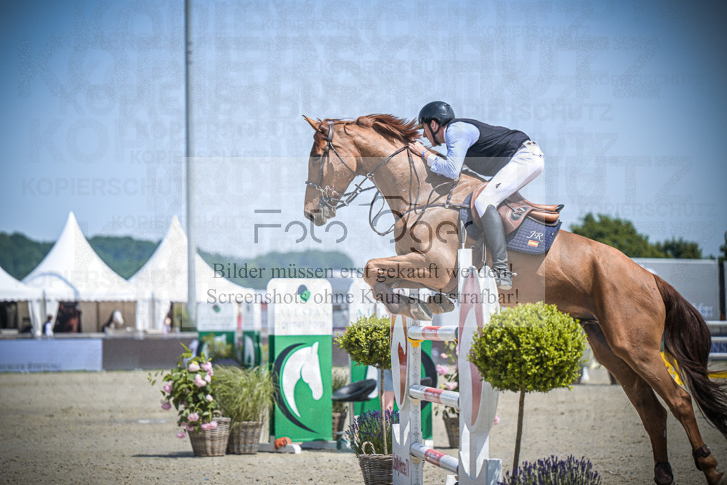 DOS_3723 | Entdecke hochwertige Reitturnierfotos von Foto Oger. Professionell, emotional und authentisch – jetzt Lieblingsmomente im Shop bestellen.Deutschlandweite Turnierfotografie. - Realisiert mit Pictrs.com