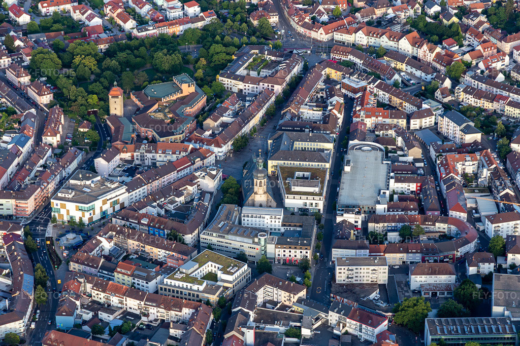 Luftbild: Bürgerzentrum in Bruchsal im Bundesland Baden-Württemberg in Deutschland. Foto: IMG_133478.jpg vom 12.07.2022 durch Werner Riehm/FLY-FOTO.de