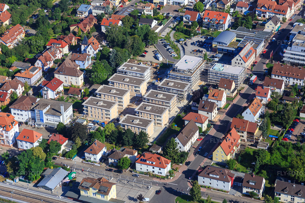 Luftbild: Neubaugebiet Im Stadtkern in Kandel im Bundesland Rheinland-Pfalz in Deutschland. Foto: IMG_092568.jpg vom 01.08.2016 durch Werner Riehm/FLY-FOTO.de
