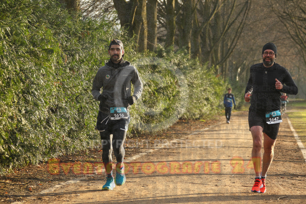 241231_1015_EV4_3562 | Sportfotografie im Rhein-Sieg Kreis, Köln, Bonn, NRW, Rheinland Pfalz, Hessen, etc. Unser Tätigkeitsfeld umfasst den Laufsport vom Volkslauf über den Marathon, Duathlon, Triathon bis zum Ultralauf wie Kölnpfad Ultra oder Schindertrail.