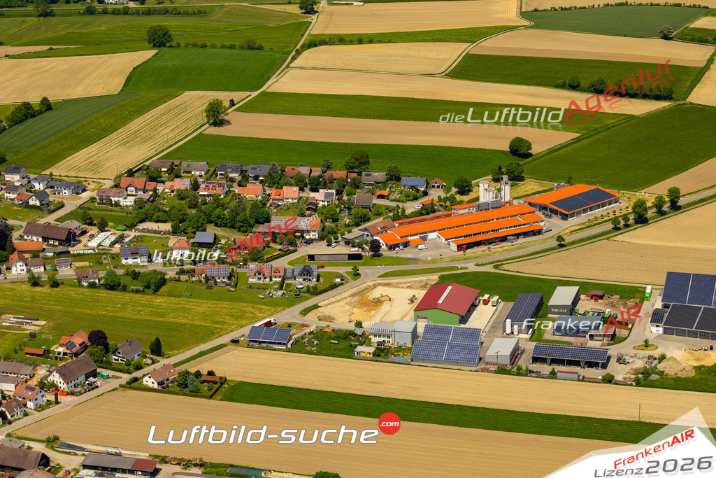 Das Luftbild zeigt Gewerbegebiet Winterrieden - Die Luftaufnahme wurde 2023 vom UL-Flugzeug aus erstellt ( keine Drohne ) - Hochauflösende Luftaufnahme - Für grossformatige Ausdrucke geeignet. Die Geschenkidee !Mit Lizenz und Bildrechte bestellbar