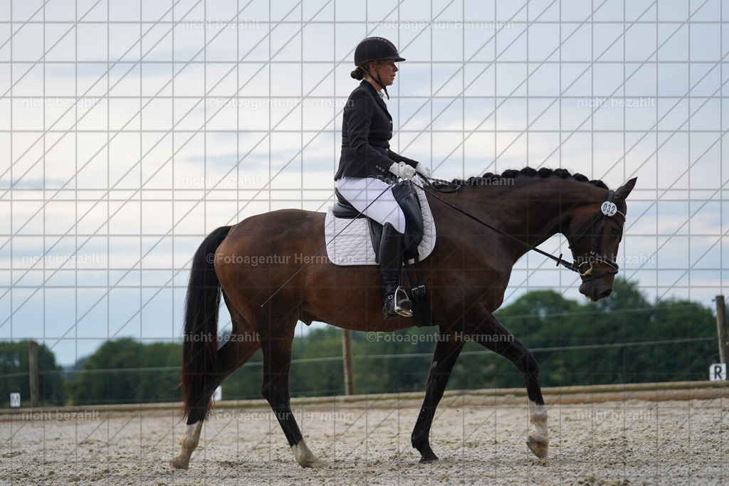 20230826-FAH04417 | Forstinning, 2023, Dressurturnier, Turniersportbilder, Turnierfotografen Bayern, Fotoagentur Herrmann, Reitsportfotografie, Turnierbilder