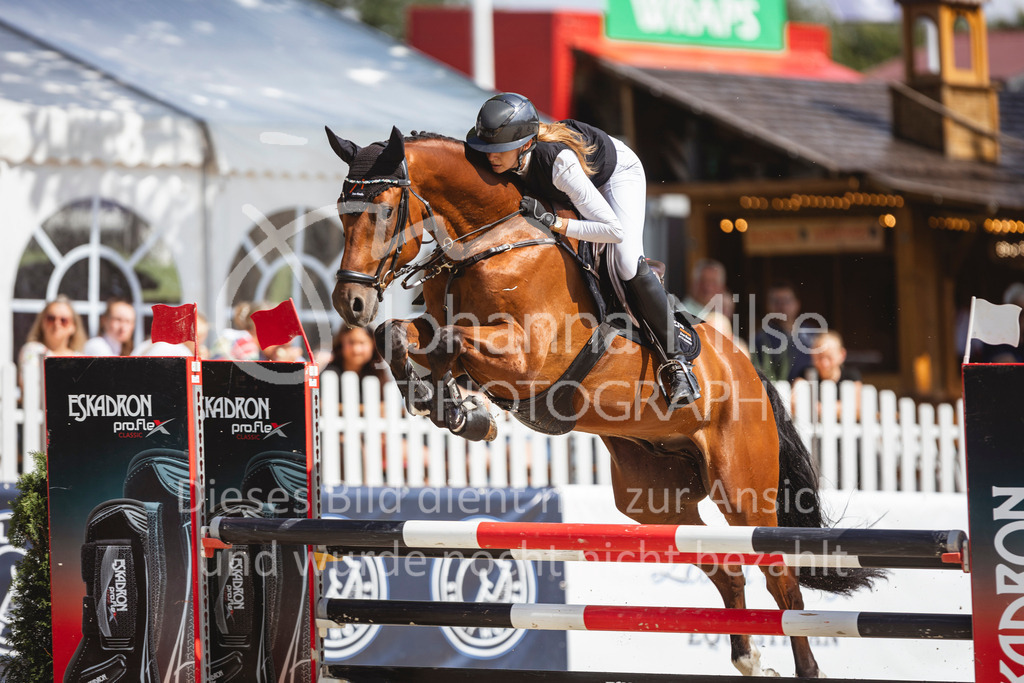 240711_BHO_L-Stil-2-535 | Deine schönsten Turniermomente als professionelle Fotos! Entdecke hochwertige Pferdesport-Fotografie im Online-Shop. Jetzt Fotos finden & bestellen!