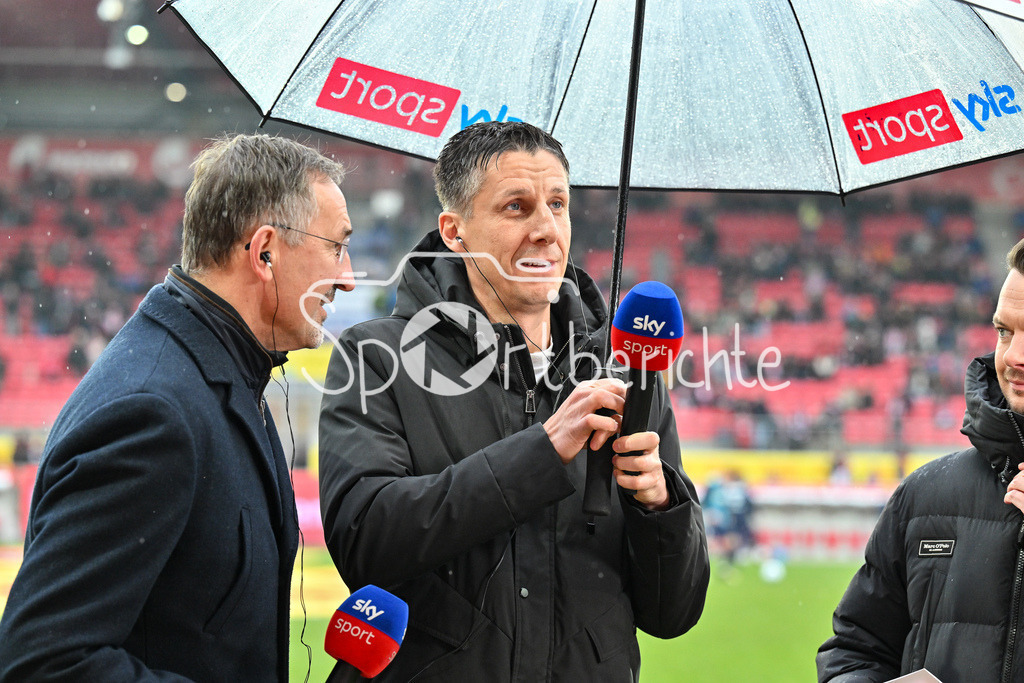 SSV Jahn Regensburg - 1. FC Köln | im bild Achhim BEIERLORZER (links) und Christian KELLER beim Interview mit SKY / 2. Bundesliga: SSV Jahn Regensburg - 1. FC Koen, Jahnstadion am 08.12.2024