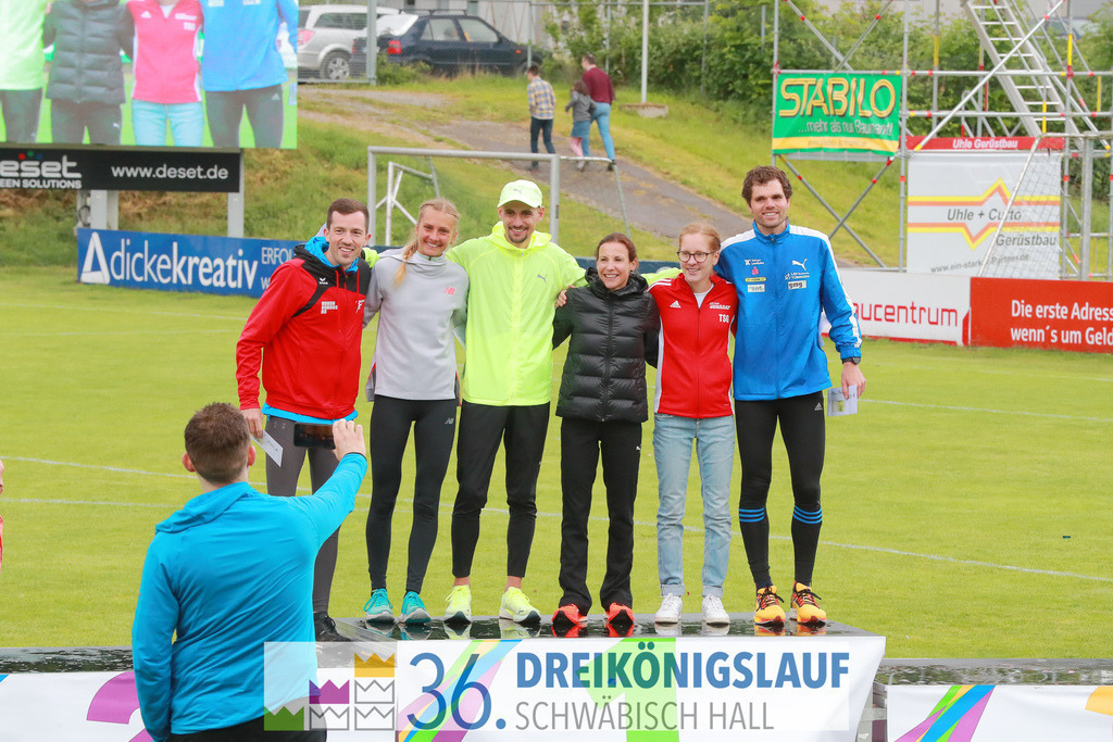 Siegerehrung Optima Sport Park | 3königslauf 2022 Siegerehrung - Realisiert mit Pictrs.com