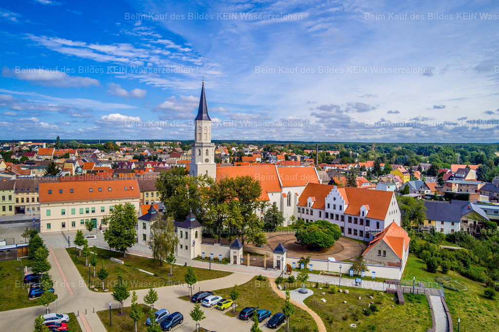 5 Coswig Schloss Anhalt-0005 | Die Magdeburger Platte® - das sind die schönsten Luftbilder von Magdeburg & Sachsen-Anhalt auf Acryl, Leinwand oder zum Download. Das ist Luftbildfotografie & Luftbildaufnahmen mit Drohne & Flugzeug.  - Realisiert mit Pictrs.com