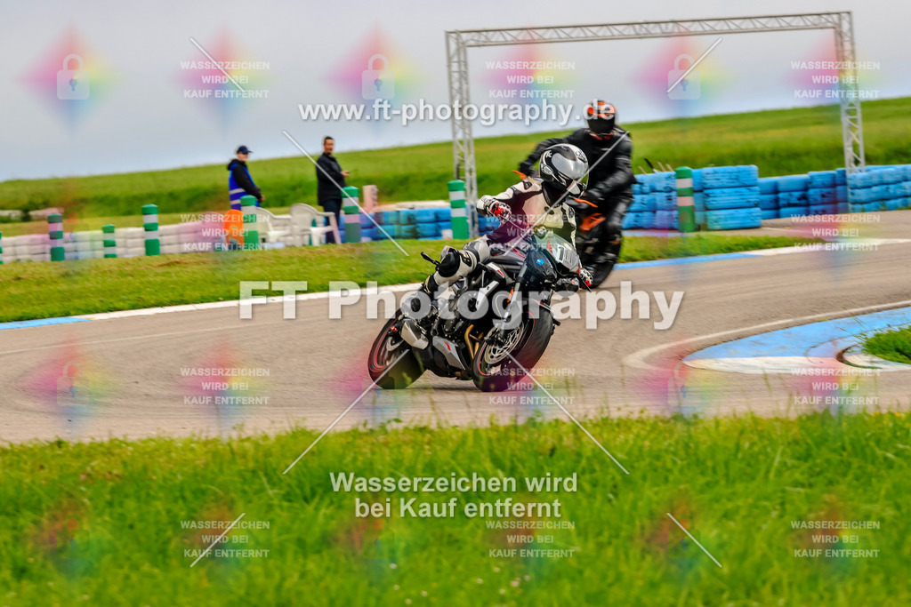 MotoTeam-8039 | Hier findet Ihr Bilder von Touristenfahrten auf der Nürburgring Nordschleife oder von anderen Veranstaltungen die ich besucht habe. Viel Spass beim Durch Schauen 