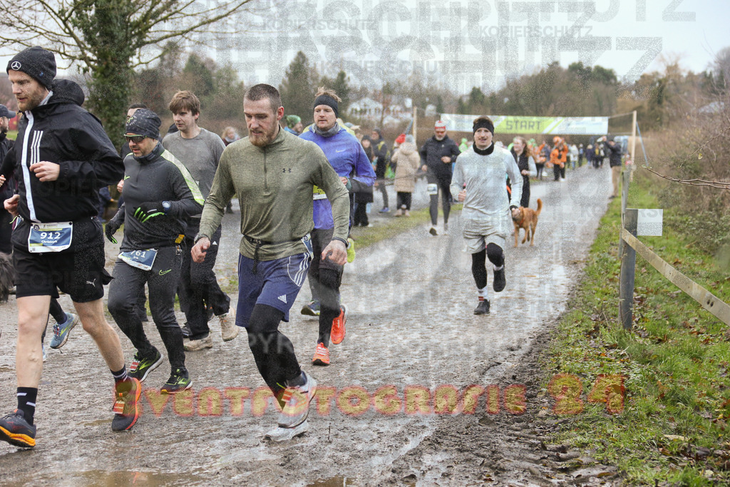 241208_0927_EX1_3855 | Sportfotografie im Rhein-Sieg Kreis, Köln, Bonn, NRW, Rheinland Pfalz, Hessen, etc. Unser Tätigkeitsfeld umfasst den Laufsport vom Volkslauf über den Marathon, Duathlon, Triathon bis zum Ultralauf wie Kölnpfad Ultra oder Schindertrail.