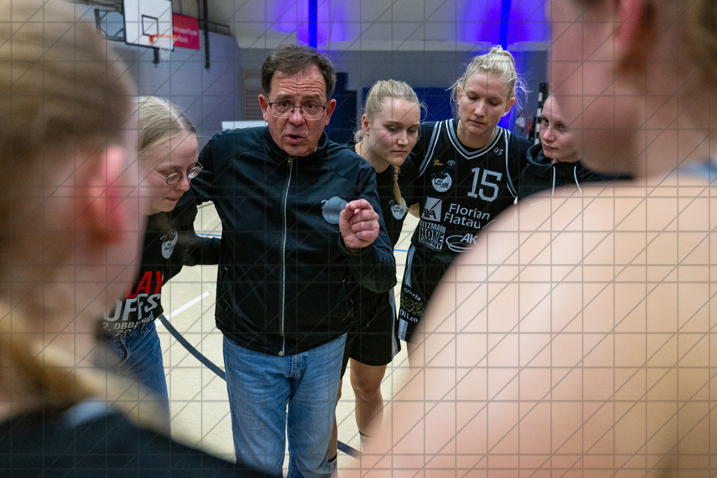 2. DBBL PlayOff 24/25 | 12.04.2025 | Dillingen Diamonds vs. BBC OS | 1/8-Finale, 2. Spiel  | 2. DBBL PlayOff 24/25 | 12.04.2025 | Dillingen Diamonds vs. BBC OS | 1/8-Finale, 2. Spiel  - - - - - CREDIT, www.bullenfotos.de, Martin König, Hörner Weg 40, D-49078 Osnabrück, +4917663732967, Nutzung und Weitergabe nur zu den vereinbarten Zwecken. Presseanfragen an Urheber. Alle Rechte beim Urheber. - - - - - - Realisiert mit Pictrs.com