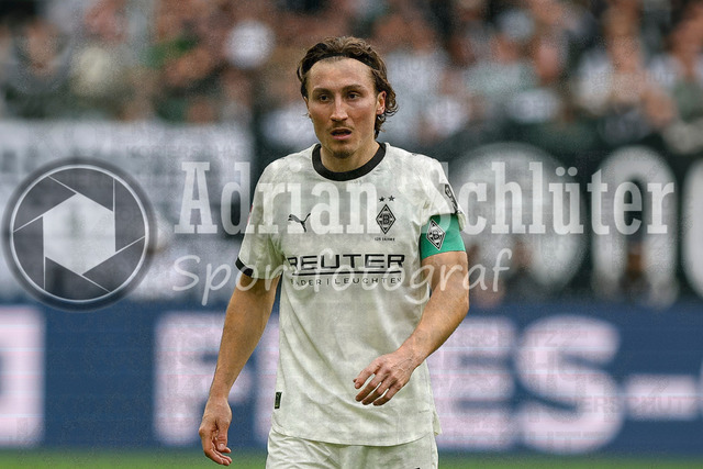 03.05.2026, GER, Fussball, Herren, 1. BL, Saison 2025/2026, Borussia Mönchengladbach - Borussia Dortmund | Rocco Reitz (Borussia Mönchengladbach) schaut 