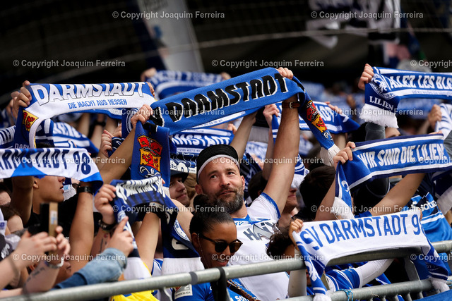 2400414_svdvsscf_0924 Kopie | Darmstadt, 14.04.2024 xjfx 1.Bundesliga SV Darmstadt 98 - SC Freiburg v.l., SV Darmstadt 98  Fans,Stimmung, Schals, Trikots, Emotionen





(DFL/DFB REGULATIONS PROHIBIT ANY USE OF PHOTOGRAPHS as IMAGE SEQUENCES and/or QUASI-VIDEO) - Realisiert mit Pictrs.com